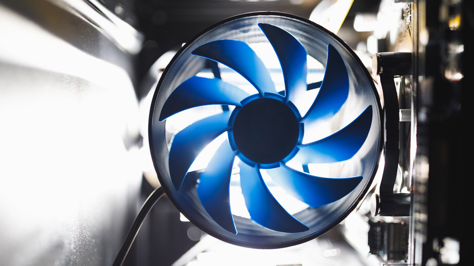 Control of temperature regulation of hydraulic oil coolers Control of temperature regulation of hydraulic oil coolers