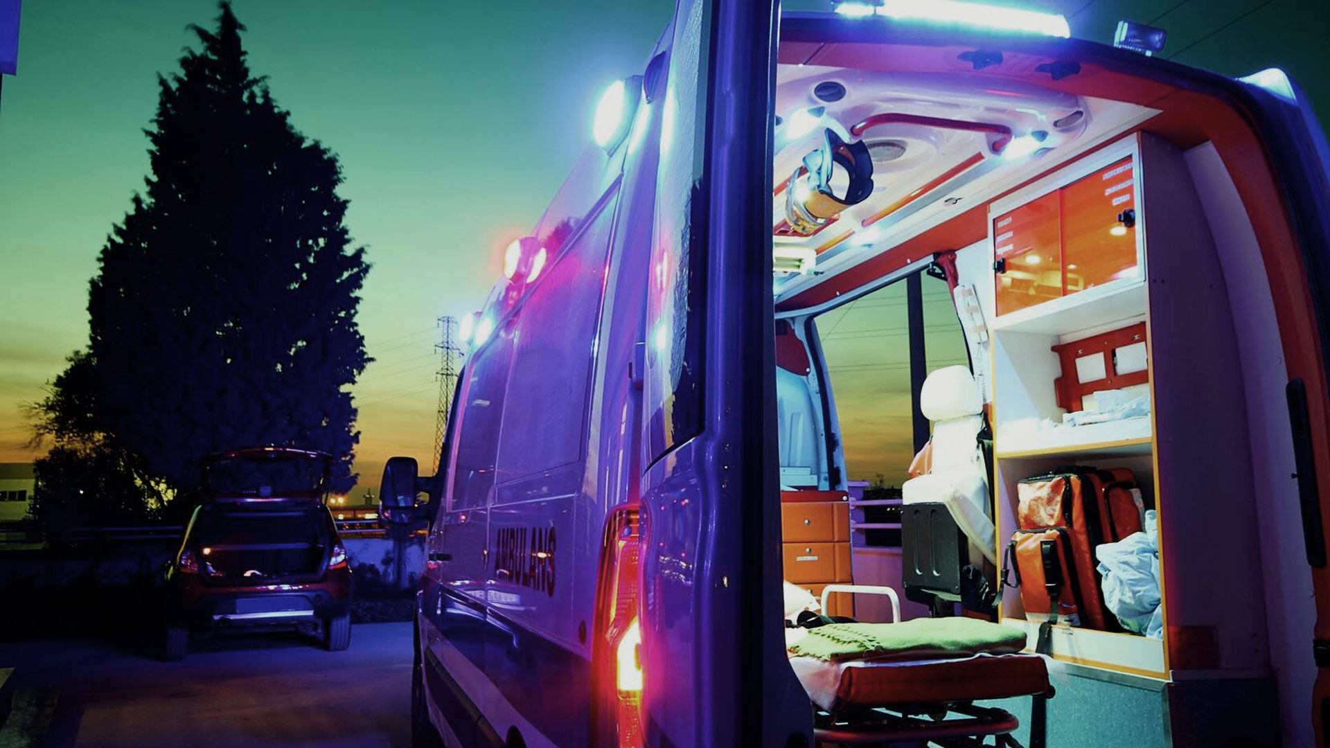 RetrofitImplement all retrofits in your vehicles with our gateways and relays. For example, various lights and sirens for emergency vehicles or conversions for disabled vehicles. Retrofit